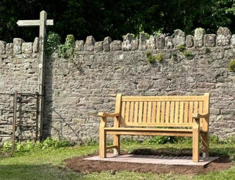 Public bench installed in Llantilio  Crossenny